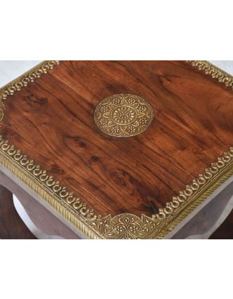 Konferenční stolek z palisandrového dřeva zdobený mosazným kováním, 45x45x45cm
