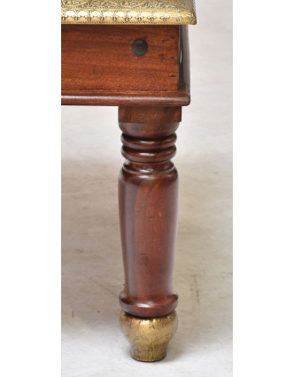 Konferenční stolek z palisandrového dřeva zdobený mosazným kováním, 110x60x45cm