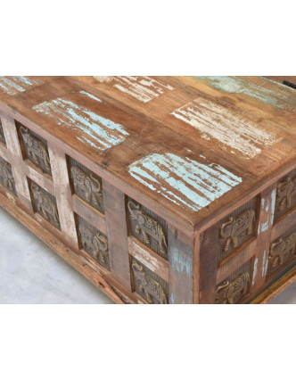 Truhla z teakového dřeva zdobená mosaznými slony, 120x60x45cm
