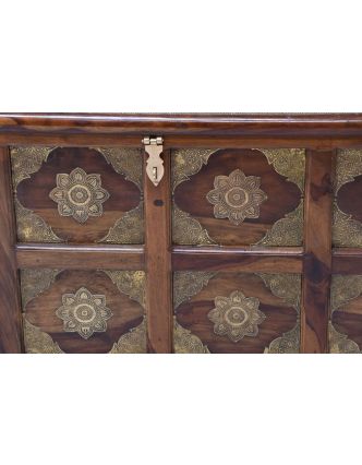 Truhla z palisandrového dřeva zdobená mosazným kováním, 105x50x50cm