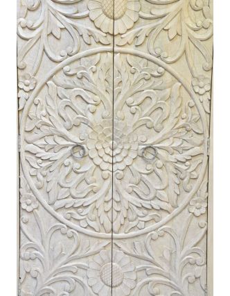 Vyřezávaná skříň bílá patina, mangové dřevo, ruční práce, 100x60x200cm