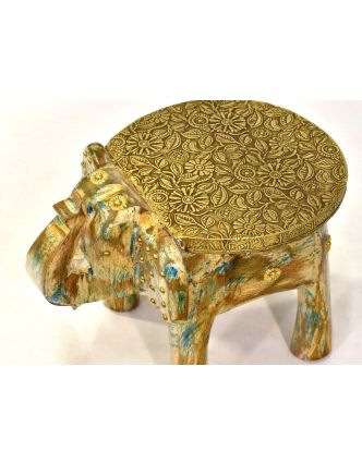 Stolička ve tvaru slona zdobená moszným kováním, 26x19x17cm
