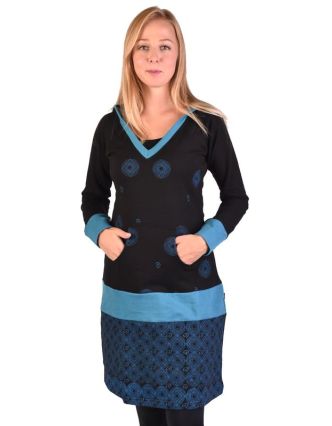 Mikinové šaty, dlouhý rukáv, černo-modré s kapucí, kapsou a potiskem