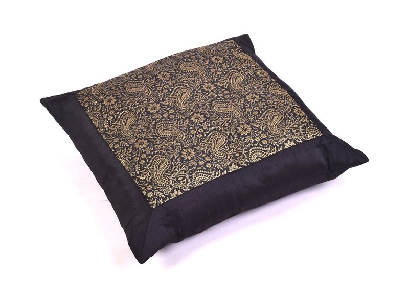 Černý saténový povlak na polštář s výšivkou paisley, zip, 40x40cm