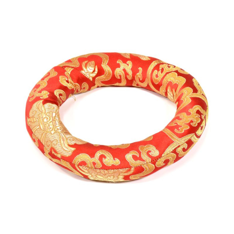 Podložka pod tibetskou mísu z červeného brokátu, prům. 16cm