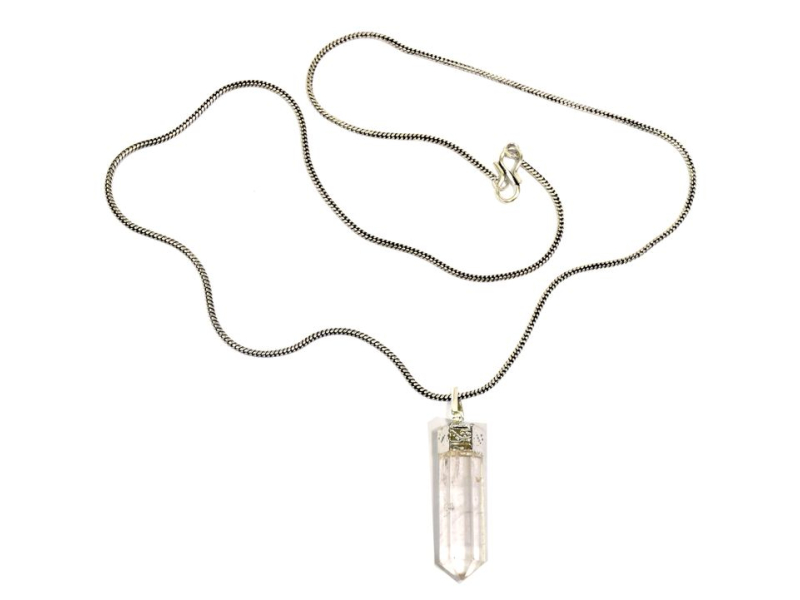 Dlouhý náhrdelník s křišťálem, stříbrná barva řetízku