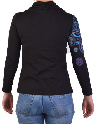 Černé tričko s dlouhým rukávem a límcem, mandala design