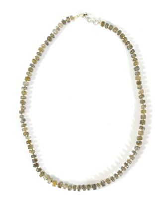 Zapínací náhrdelník s korálky z labradoritu, postříbřený (10µm), 44cm