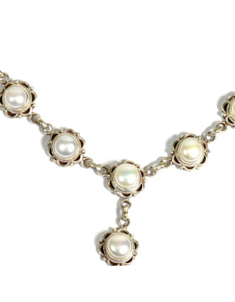 Stříbrný náhrdelník vykládaný perlami, karabinka, délka cca 47cm, AG 925/1000