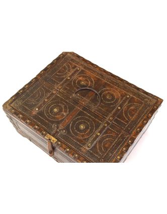 Stará truhlička - šperkovnice z antik dřeva, ručně vyřezávaná, 40x33x19cm