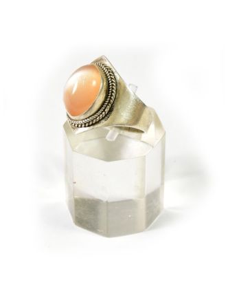 Stříbrný prsten vykládaný meruňkový měsíčním kamenem, AG 925/1000