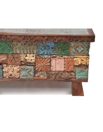 Dřevěná truhla z mangového dřeva zdobená starými řezbami, 120x60x48cm