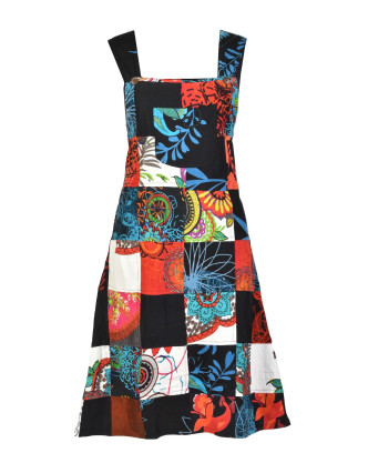 Krátké šaty s laclem a kapsou, multibarevný patchwork