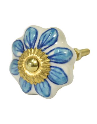 Malovaná porcelánová úchytka na šuplík, bílá, modrá květina, průměr 4,5cm