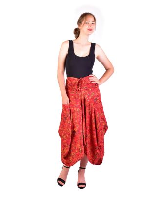 Dlouhá letní nařasená sukně, kapsy, červená s drobným paisley potiskem