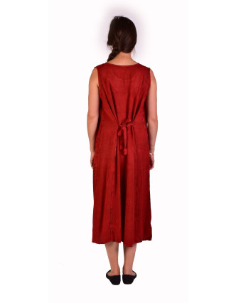 Dlouhé červené šaty bez rukávu, výšivka, zavazování na zádech
