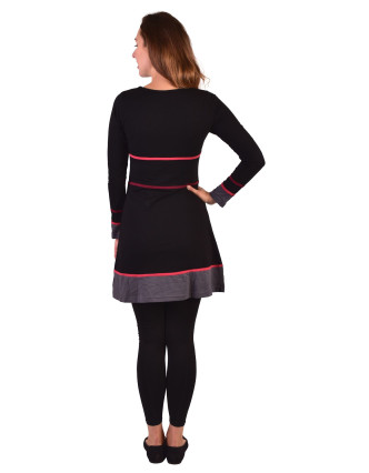 Krátké šaty s dlouhým rukávem, černé, potisk a výšivka mandaly