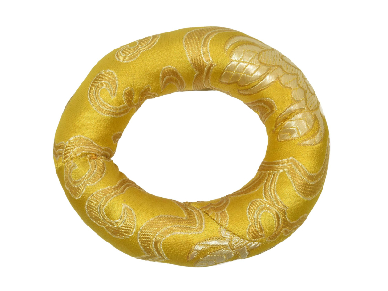 Podložka pod tibetskou mísu z žlutého brokátu, prům 7cm
