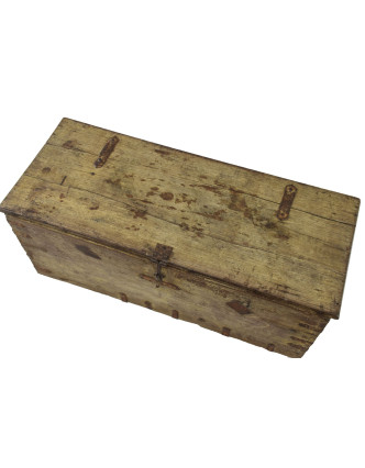 Stará truhla z teakového dřeva, zdobená kováním, 81x33x32cm