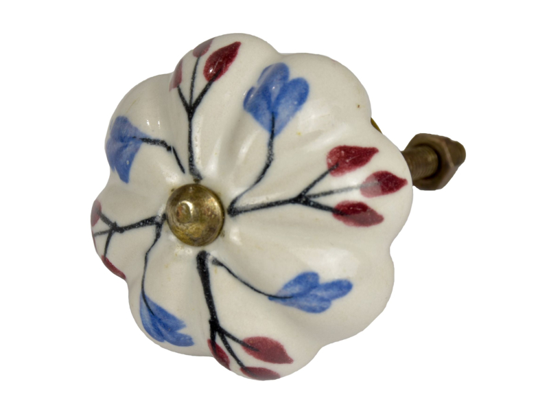 Malovaná porcelánová úchytka na šuplík, tvar květiny, bílá, modré a vínové listy