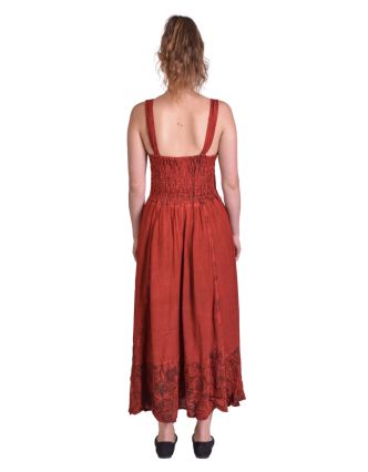 Dlouhé červené šaty na ramínka, výšivka a šněrování