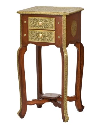 Noční stolek z mangového dřeva zdobený mosazným kováním, 39x39x76cm