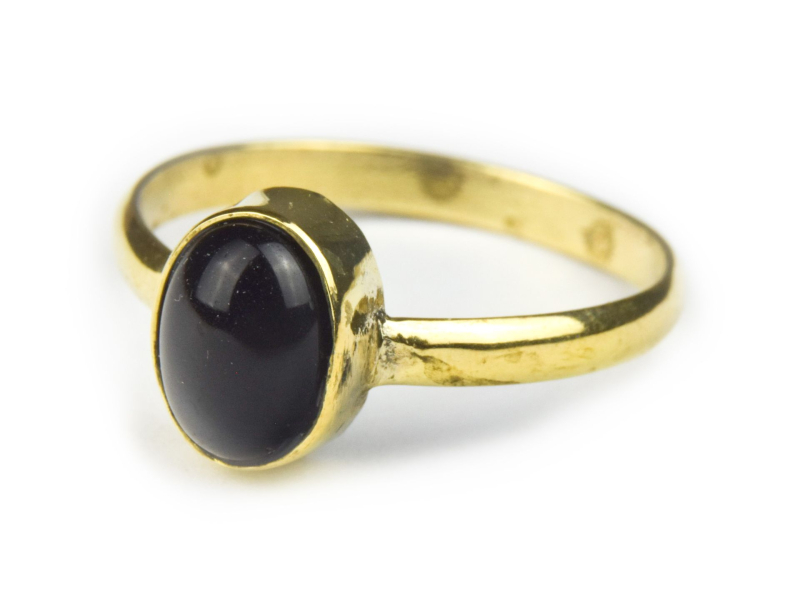 Prsten vykládaný černým onyxem, postříbřený (10µm)