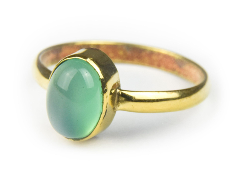Prsten vykládaný zeleným onyxem, postříbřený (10µm)