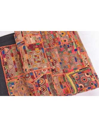 Červená patchworková tapiserie z Rajastanu, ruční práce, 132x184cm