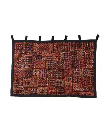 Červená patchworková tapiserie z Rajastanu se zrcátky, ruční práce, 106x152cm