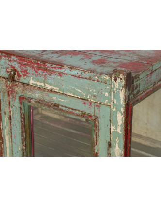 Prosklená skříňka z teakového dřeva, šedo červená patina, 66x48x90cm