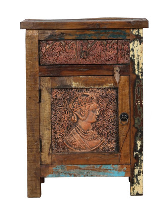 Noční stolek v "GOA" stylu z teakového dřeva, zdobený reliéfy, 50x40x70cm