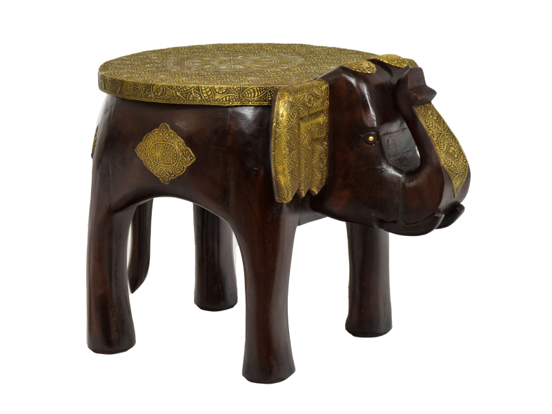 Stolička ve tvaru slona zdobená mosazným kováním, 34x48x35cm