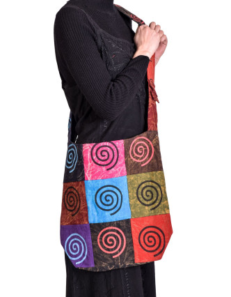 Multibarevná patchworková taška přes rameno s tiskem Spirály, kapsa, zip, 38x38