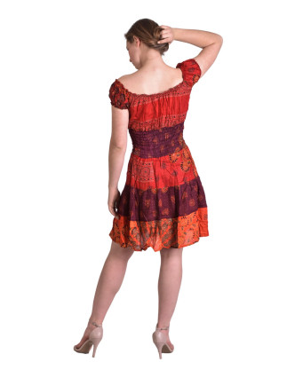 Krátké červené šaty s potiskem, balonový rukávek, patchwork design