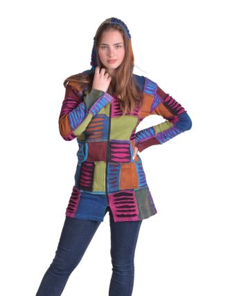 Prodloužená barevná patchworková mikina s kapucí, s prostřihy, kapsy
