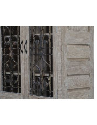 Starožitná skříň z teakového dřeva, kovové mříže bez skla, 105x50x211cm