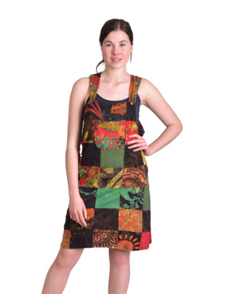 Krátké šaty s laclem a kapsou, multibarevný patchwork, tričkovina