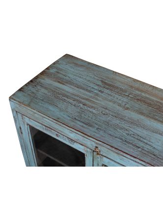 Prosklená skříňka z teakového dřeva, tyrkysová patina, 79x38x93cm