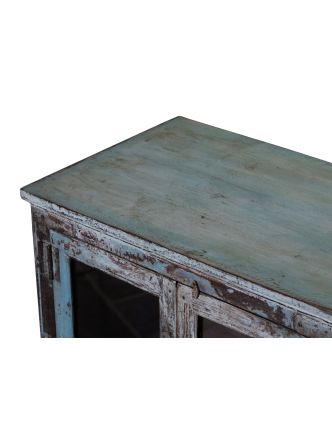 Prosklená skříňka z teakového dřeva, tyrkysová patina, 79x49x87cm