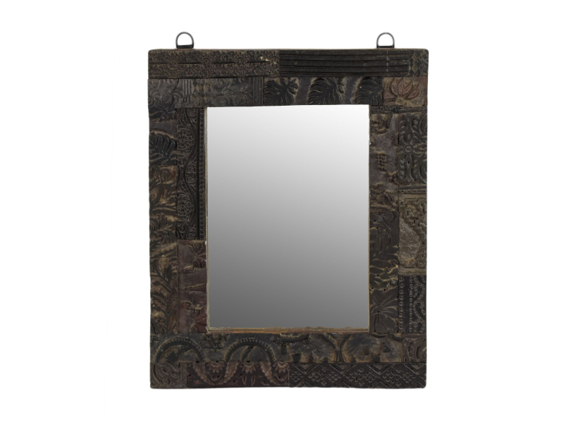 Zrcadlo v rámu z teakového dřeva zdobené starými raznicemi, 30x3x38cm