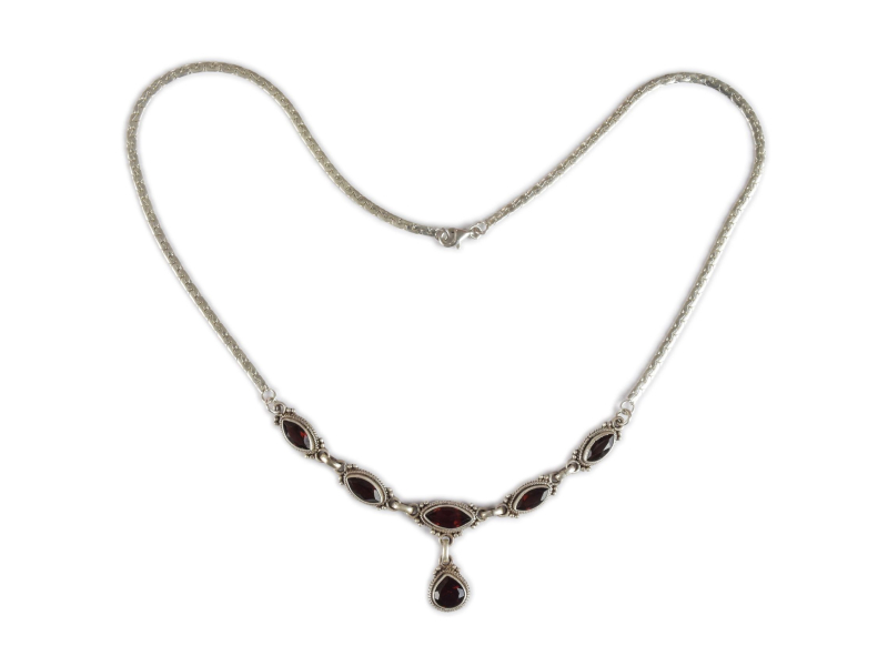 Stříbrný náhrdelník vykládaný broušeným almandinem, karabinka, délka cca 46cm