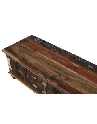 Truhla z teakového dřeva zdobená mosaznými Buddhy, 120x45x45cm
