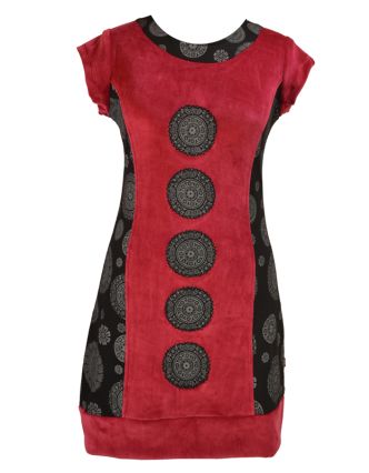 Krátké červeno černé sametové šaty s krátkým rukávem a Chakra tiskem