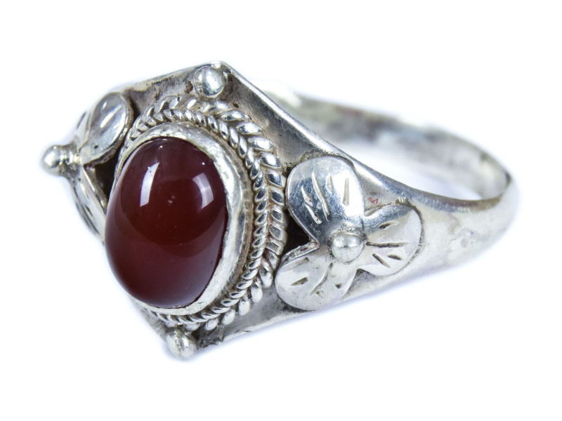 Stříbrný prsten vykládaný červeným onyxem, AG 925/1000, 4g, Nepál