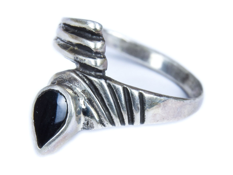 Stříbrný prsten vykládaný černým onyxem, AG 925/1000, 4g, Nepál