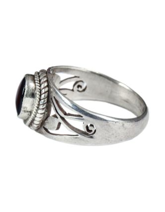Stříbrný prsten vykládaný almandinem, AG 925/1000, 5g, Nepál