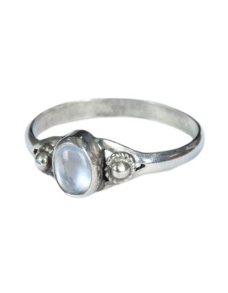 Stříbrný prsten s měsíčním kamenem, vel. 61