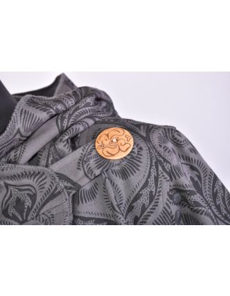 Šedo-černý kabát s kapucí zapínaný na knoflík, kapsy, celopotisk