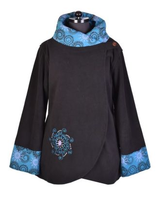Černo-tyrkysový fleecový kabát s potiskem zapínaný na knoflík, výšivka, kapsy